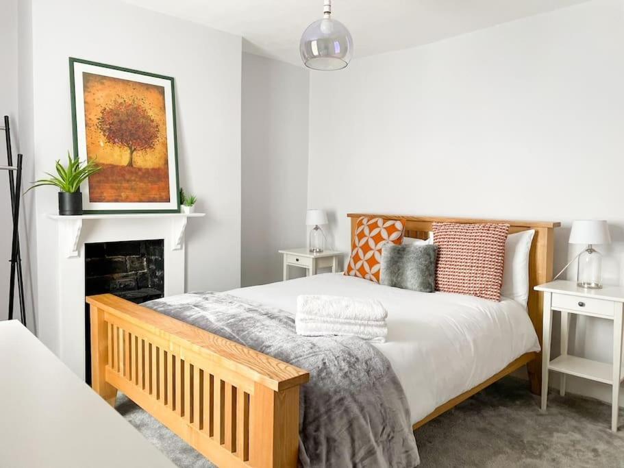Large House With Fast Trains To London Villa Croydon Bagian luar foto